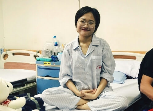 Nữ sinh 22 tuổi vượt qua chính 