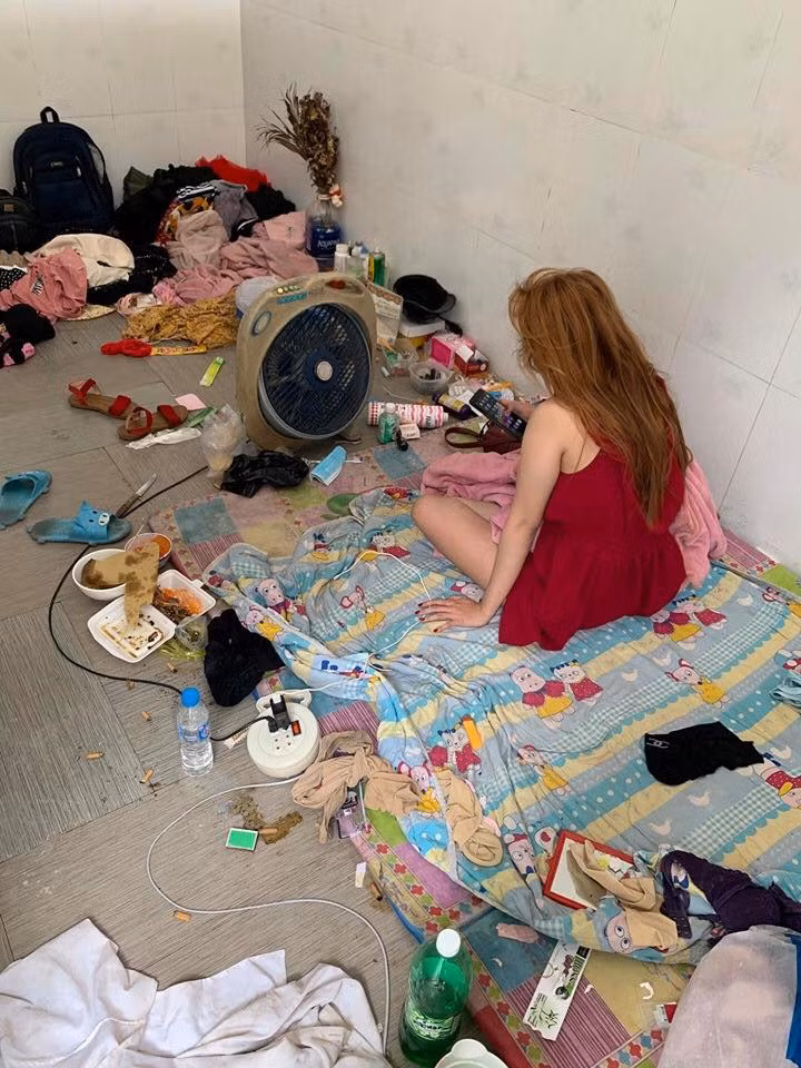 Hết hồn trước căn phòng bừa bộn của hotgirl xinh đẹp được nhiều người theo đuổi