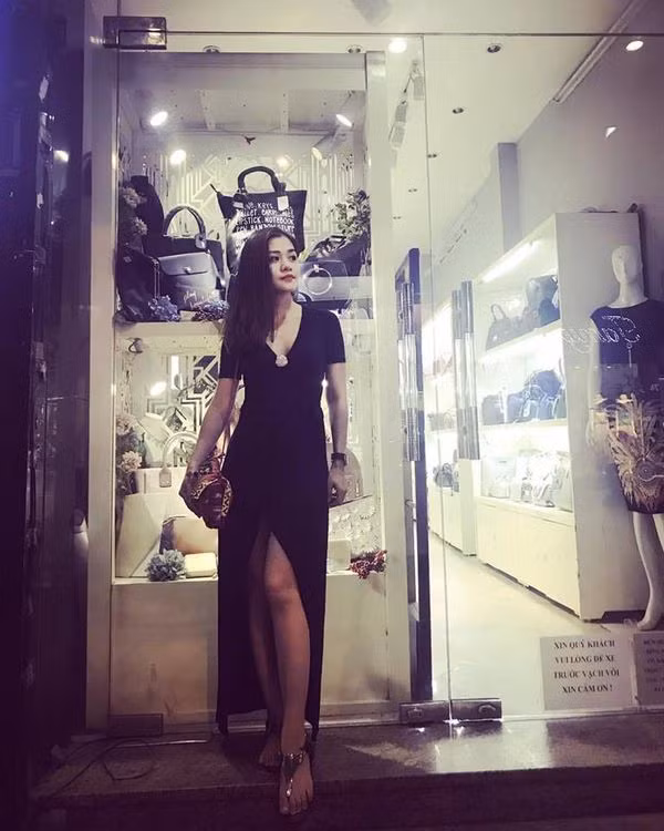 Gu thời trang sành điệu không kém gì cô em hotgirl nổi tiếng của Thùy Vân.