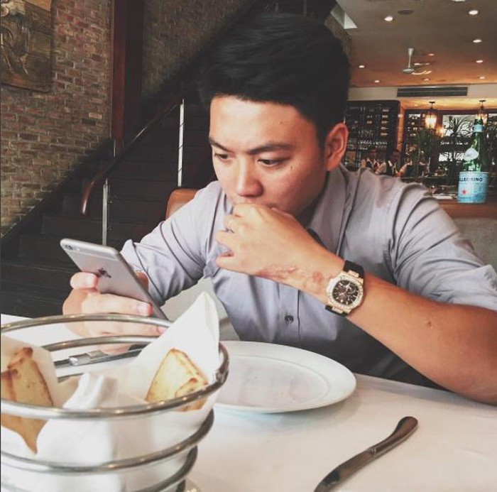 Bạn trai tin đồn của Đỗ Mỹ Linh sang chảnh với đồ hiệu đắt đỏ ảnh 2 Bạn trai tin đồn của Đỗ Mỹ Linh sang chảnh với đồ hiệu đắt đỏ ảnh 2