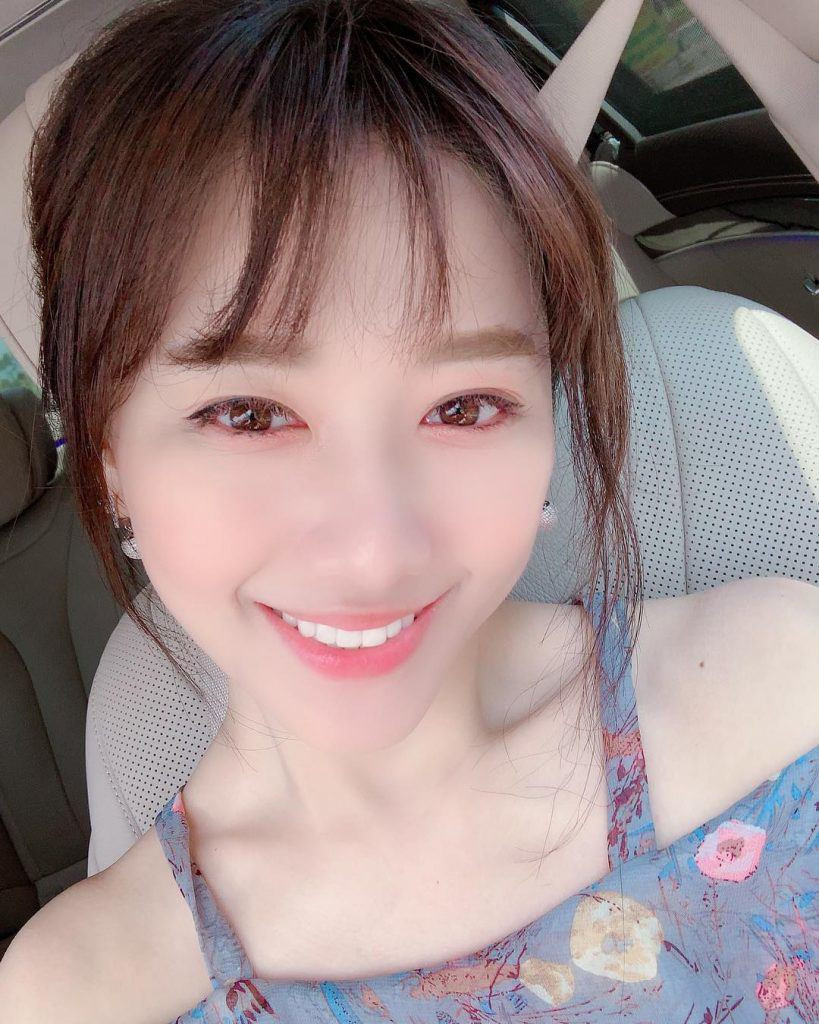 Nhan sắc không tuổi Hari Won đã không còn đánh lừa được thời gian ảnh 4 noi danh voi nhan sac khong tuoi nhung hari won cung de lo "dau hieu tuoi tac" nhu ai - 5