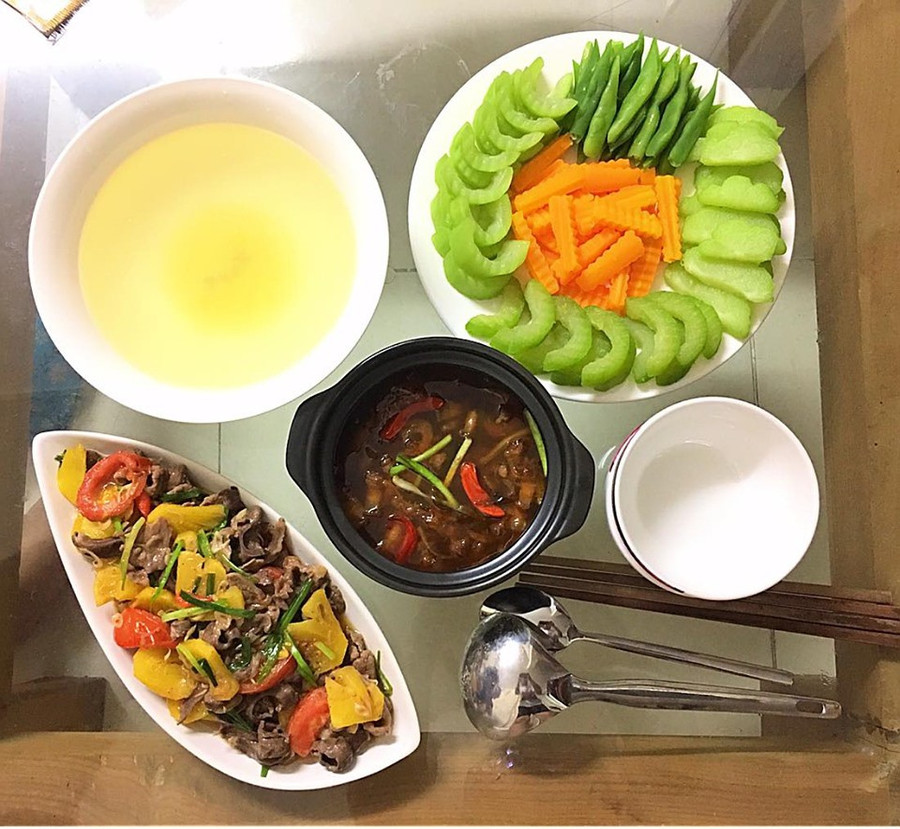 9x Hà Nội khiến MXH phát sốt vì 30 mâm cơm đẹp xuất sắc, chỉn chu đến từng cọng rau miếng thịt ảnh 16 9x Hà Nội khiến MXH phát sốt vì 30 mâm cơm đẹp xuất sắc, chỉn chu đến từng cọng rau miếng thịt ảnh 16