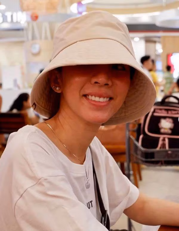 hoa hau hai thu trang lo guong mat cang phong, cung do, thieu tu nhien? - 5