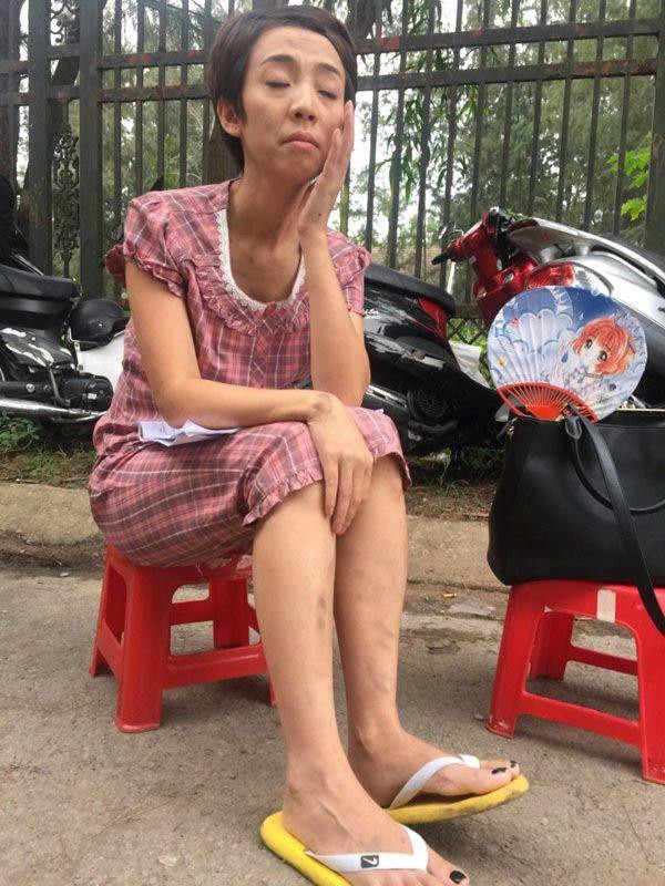 hoa hau hai thu trang lo guong mat cang phong, cung do, thieu tu nhien? - 10