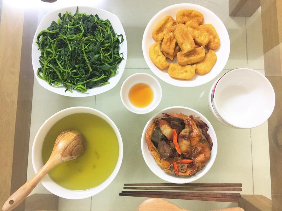 9x Hà Nội khiến MXH phát sốt vì 30 mâm cơm đẹp xuất sắc, chỉn chu đến từng cọng rau miếng thịt ảnh 20 9x Hà Nội khiến MXH phát sốt vì 30 mâm cơm đẹp xuất sắc, chỉn chu đến từng cọng rau miếng thịt ảnh 20