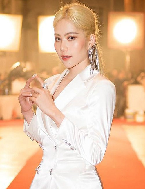 Đổi kiểu tóc, nhan sắc các mỹ nhân showbiz Việt này khiến công chúng “hết hồn“ ảnh 1 dang xinh dep nhu tien, cac my nhan showbiz viet vi doi kieu toc ma lao doc dung nhan - 1