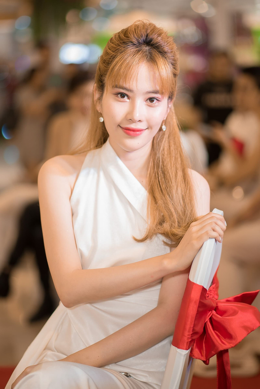 Đổi kiểu tóc, nhan sắc các mỹ nhân showbiz Việt này khiến công chúng “hết hồn“ ảnh 2 dang xinh dep nhu tien, cac my nhan showbiz viet vi doi kieu toc ma lao doc dung nhan - 3