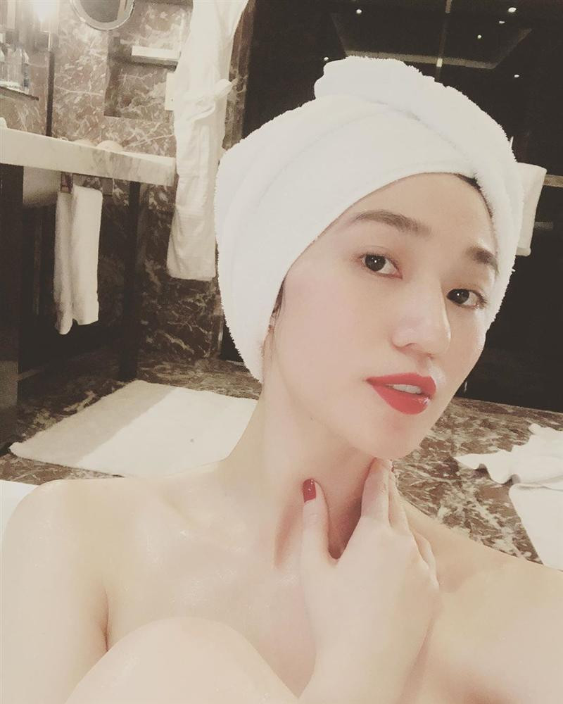 Việt Anh khi bị chất vấn "Sửa gì tại Hàn Quốc?, Minh Triệu phô diễn hình thể nóng bỏng với bikini ảnh 11 Phản ứng bất ngờ của Việt Anh khi bị chất vấn Sửa gì tại Hàn Quốc?-11