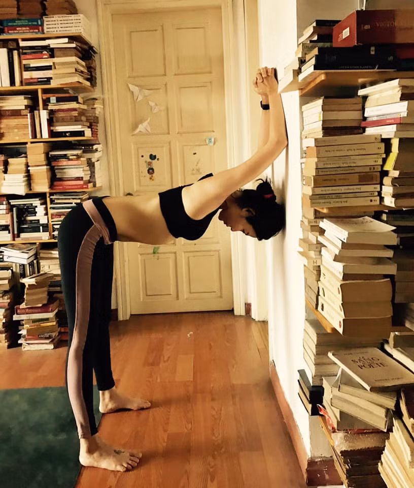 Cuộc sống của Hoa hậu Việt Nam từng bị chính em họ tố "giật chồng" chưa cưới giờ ra sao ảnh 15