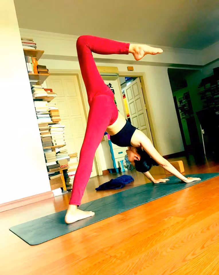 Cuộc sống của Hoa hậu Việt Nam từng bị chính em họ tố "giật chồng" chưa cưới giờ ra sao ảnh 19