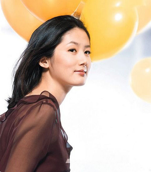 Nữ diễn viên gạo cội Shim Eun Ha có khuôn mặt chữ U lí tưởng.