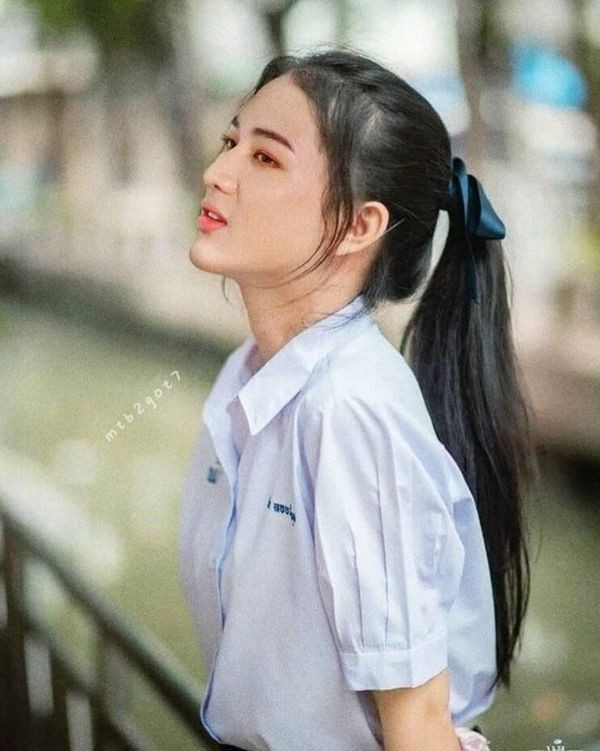 Người đàn ông nhờ dân mạng tìm thông tin cô gái xinh đẹp, kết quả khiến ai cũng phải cười "mệt xỉu" ảnh 3  Cô gái xinh đẹp này…