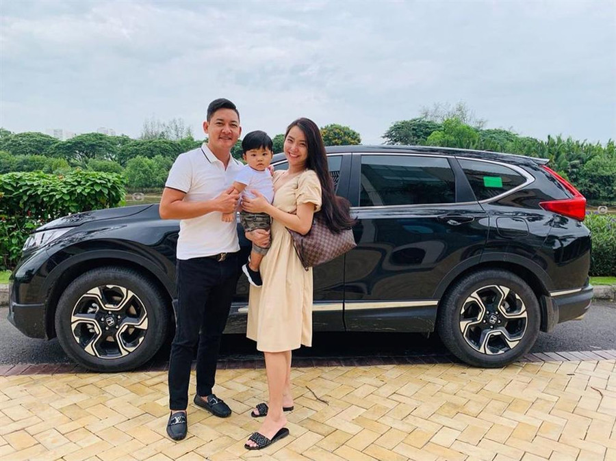 Việt Anh khi bị chất vấn "Sửa gì tại Hàn Quốc?, Minh Triệu phô diễn hình thể nóng bỏng với bikini ảnh 10 Phản ứng bất ngờ của Việt Anh khi bị chất vấn Sửa gì tại Hàn Quốc?-10