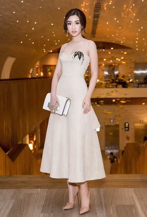 Từ “Hoa hậu giản dị nhất”, Đỗ Mỹ Linh từng bước trở thành “yêu nữ hàng hiệu“ ảnh 14
