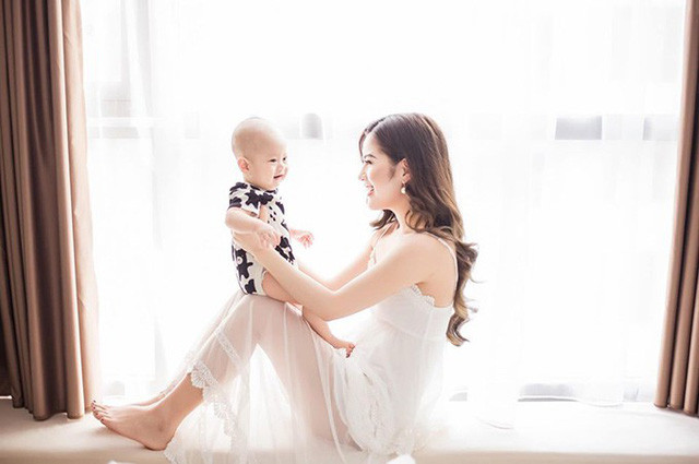 Trải lòng sau ly hôn với Việt Anh, Hương Trần khẳng định không muốn "dựa hơi người cũ"