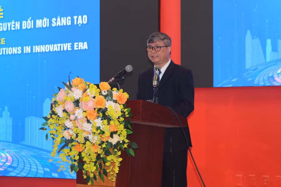 PGS.TS Trần Thanh Vân, Phó Giám đốc Đại học Thái Nguyên phát biểu tại hội thảo.