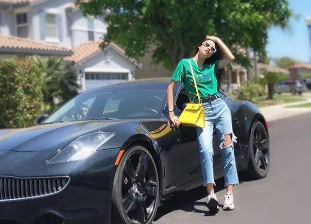Phạm Hương khoe siêu xe gần 10 tỷ ở trời Tây ảnh 4