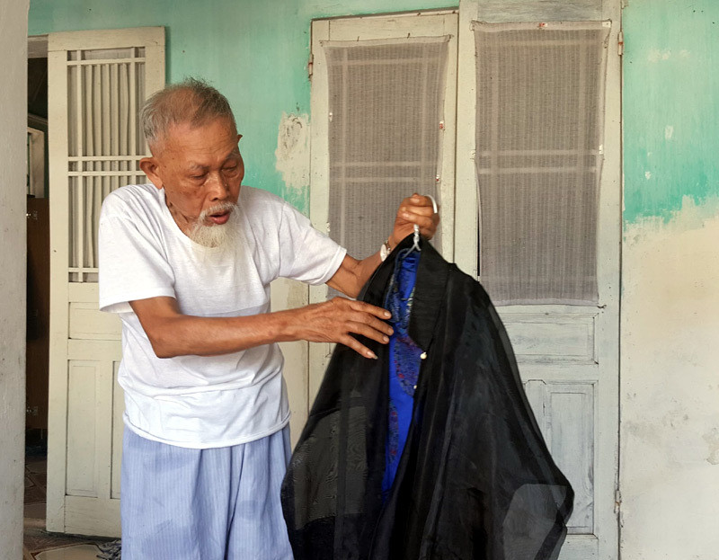 Người được Nam Phương hoàng hậu ban thưởng vì may áo dài đẹp là ai? ảnh 1 Ông chủ được Nam Phương hoàng hậu ban thưởng vì may áo dài đẹp là ai?