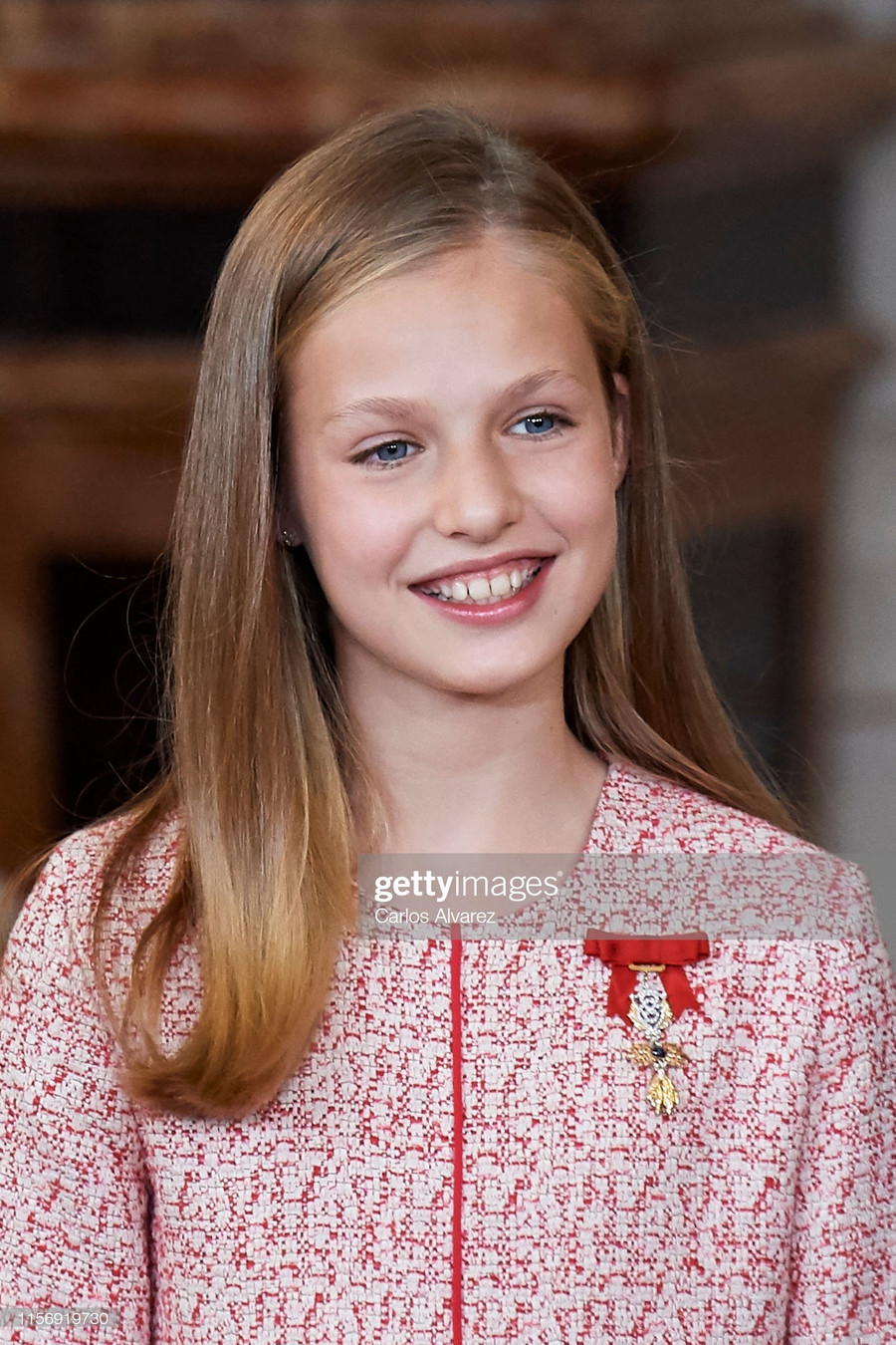 Nhan sắc tuyệt phẩm đúng chuẩn “lá ngọc cành vàng" của hai công chúa nhỏ Hoàng gia Tây Ban Nha ảnh 2