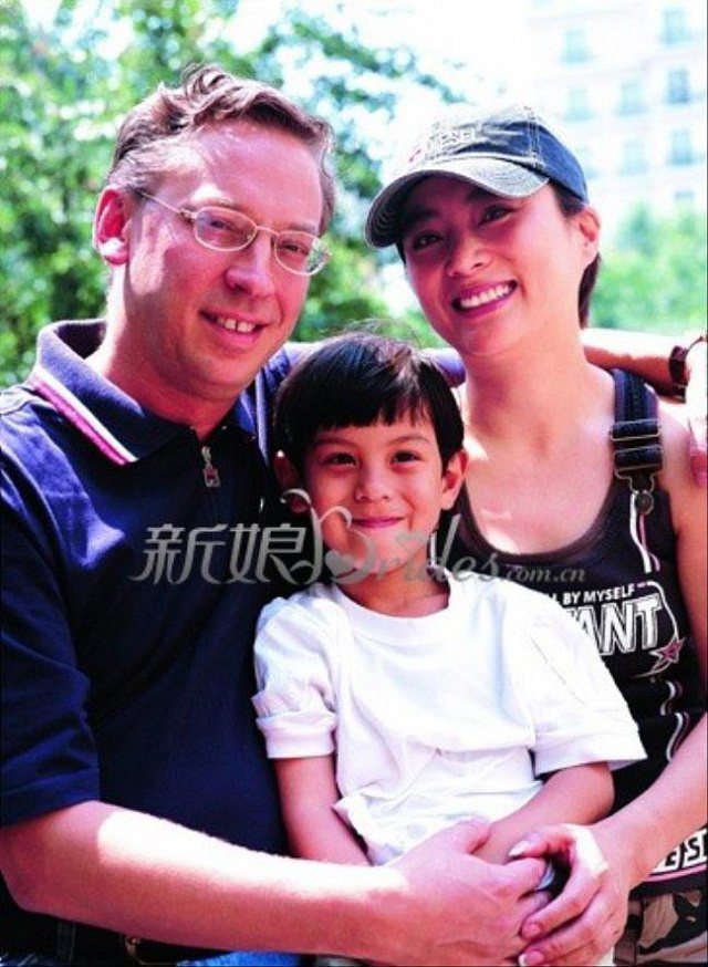 Cuộc hôn nhân trái ngược của hai mỹ nhân đẹp nhất Tây Du Ký ảnh 1 2 my nhan dep nhat tay du ky va hon nhan trai nguoc, cac con luon tu hao ve me - 2