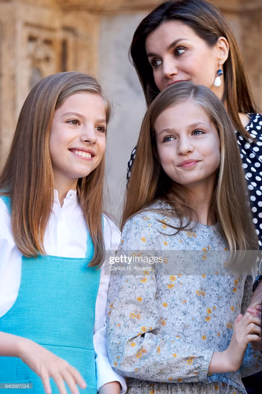 Nhan sắc tuyệt phẩm đúng chuẩn “lá ngọc cành vàng" của hai công chúa nhỏ Hoàng gia Tây Ban Nha ảnh 6