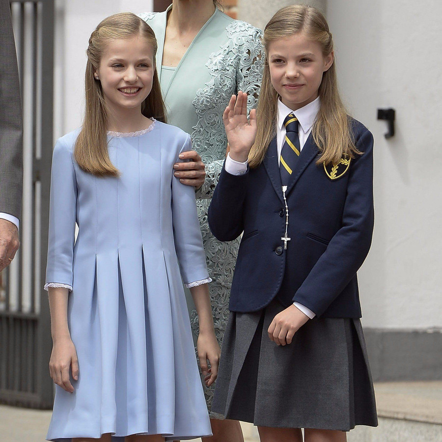 Nhan sắc tuyệt phẩm đúng chuẩn “lá ngọc cành vàng" của hai công chúa nhỏ Hoàng gia Tây Ban Nha ảnh 5