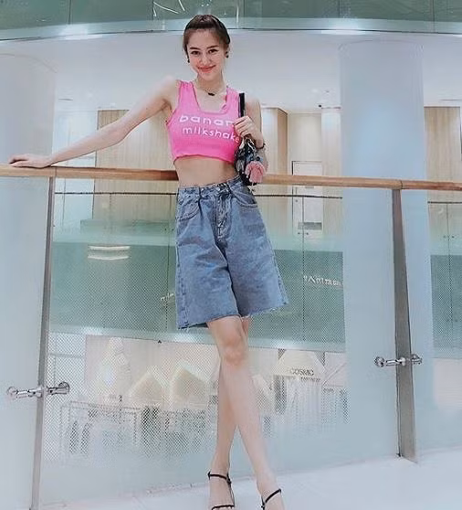 Linh Chi gây bất ngờ với thân hình trơ xương đáng báo động-8