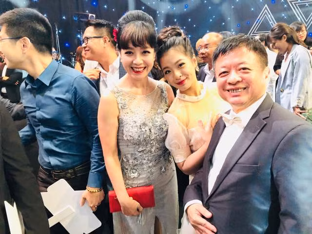 Cô con gái út 15 tuổi của NSƯT Chiều Xuân.