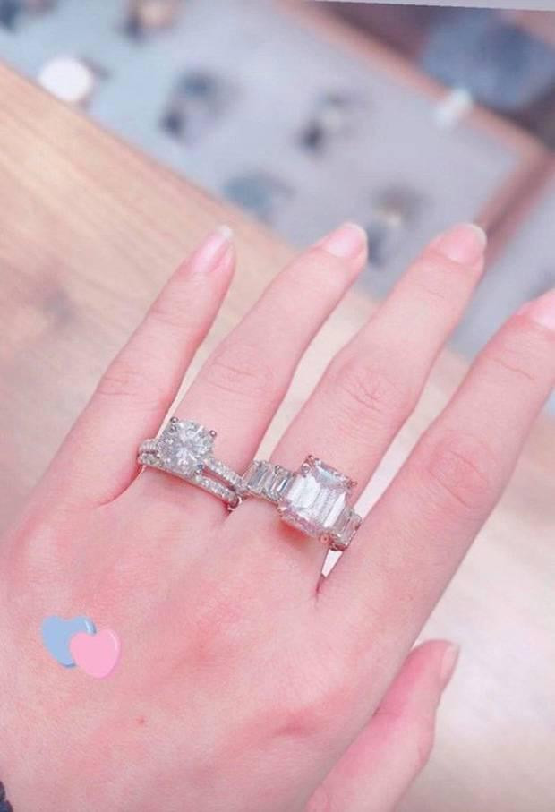 Phạm Hương khoe siêu xe gần 10 tỷ ở trời Tây ảnh 2