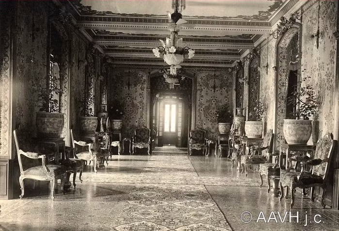 Ảnh hiếm về cung điện khủng của vua Khải Định ảnh 4