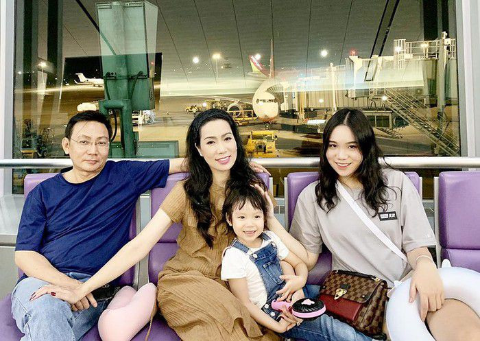 Á hậu Trịnh Kim Chi: “9 năm yêu Quyền Linh, có nhiều biến cố xảy ra...” ảnh 4 Á hậu Trịnh Kim Chi: 9 năm yêu Quyền Linh, có nhiều biến cố xảy ra...”-5