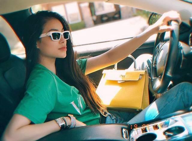 Phạm Hương khoe siêu xe gần 10 tỷ ở trời Tây ảnh 3