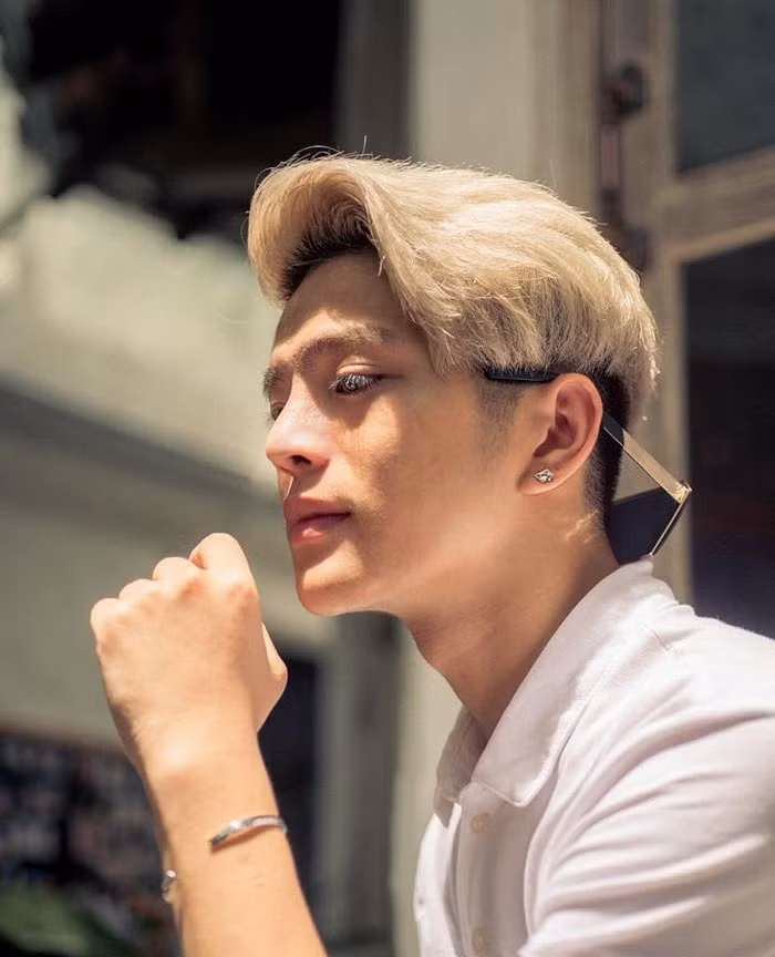 Sau khi phẫu thuật thẩm mỹ, quán quân "The Voice Kids" Quang Anh thay đổi thế nào? ảnh 5