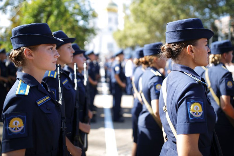 Ngắm các nữ học viên phi công xinh đẹp của quân đội Nga ảnh 5