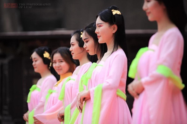 Các mỹ nhân Trung Quốc bị coi thường thế nào trên phim trường? ảnh 3 Các mỹ nhân Trung Quốc bị coi thường thế nào trên phim trường?