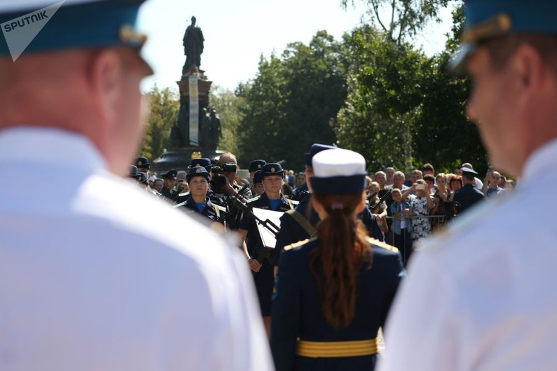 Ngắm các nữ học viên phi công xinh đẹp của quân đội Nga ảnh 1