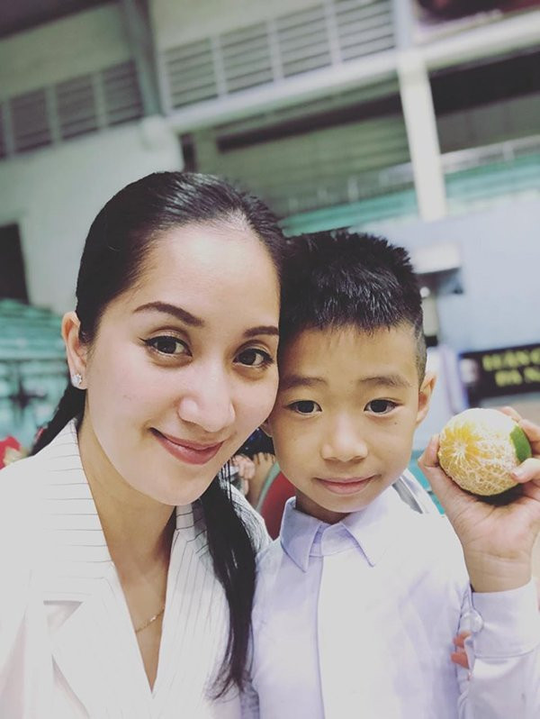 Vẫn rất xinh đẹp, nhưng tuổi thật của Khánh Thi đã bị “tố” rõ bởi chi tiết này ảnh 3 van rat xinh dep, nhung tuoi that cua khanh thi da bi “to” ro boi chi tiet nay - 5