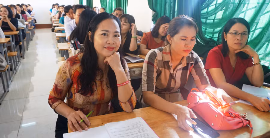 Các giáo viên tham gia tập huấn cho trẻ khuyết tật