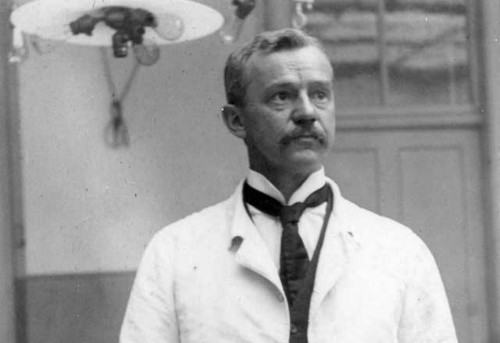 Chân dung bác sĩ Howard Kelly. Ảnh: Johns Hopkins Medicine.