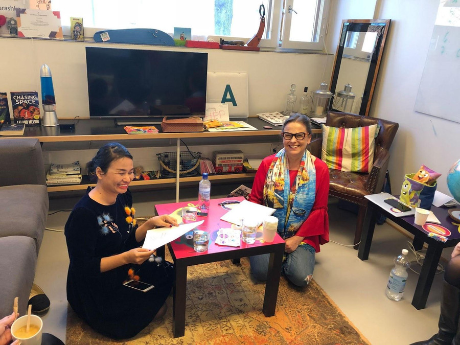 Buổi làm việc giữa Bà Phạm Thị Lam - Chủ tịch hội đồng Quản trị hệ thống Giáo dục Tân Thời Đại và TS. Sanna Lukander – Nhà sáng lập, đại sứ Fun Academy trong chuyến đi lịch sử của hội đồng sáng lập hệ thống Giáo dục Tân Thời Đại tại Phần Lan năm 2018