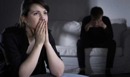 Cơn ghen bóng gió khiến người vợ mất kiểm soát, hạ nhục chồng. Cơn ghen bóng gió khiến người vợ mất kiểm soát, hạ nhục chồng. Ảnh: P.T