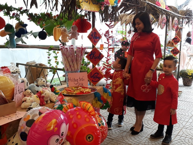 Gia đình du xuân Gia đình du xuân