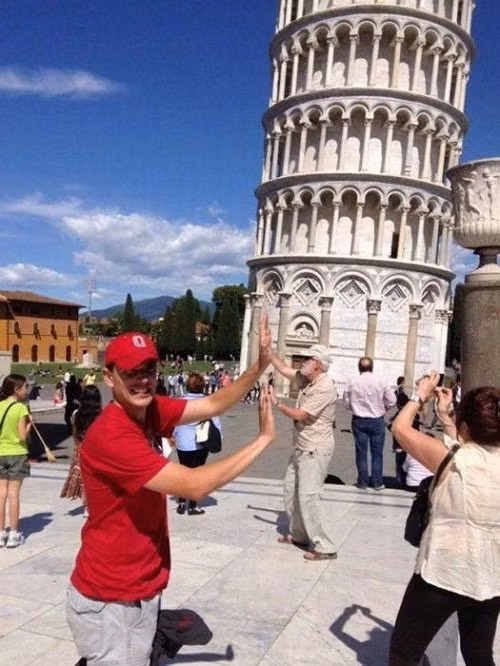 Cú đập tay tình cờ.