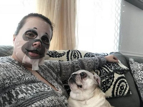 Ánh mắt hoang mang.