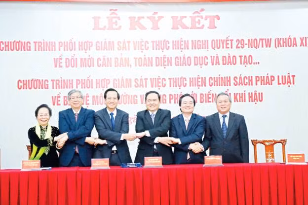 Mặt trận Tổ quốc Việt Nam phối hợp giám sát thực hiện đổi mới GD-ĐT theo Nghị quyết 29
