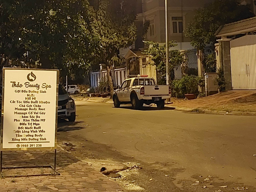 Xe Công an phường có mặt khuya 24/2. Xe Công an phường có mặt khuya 24/2.