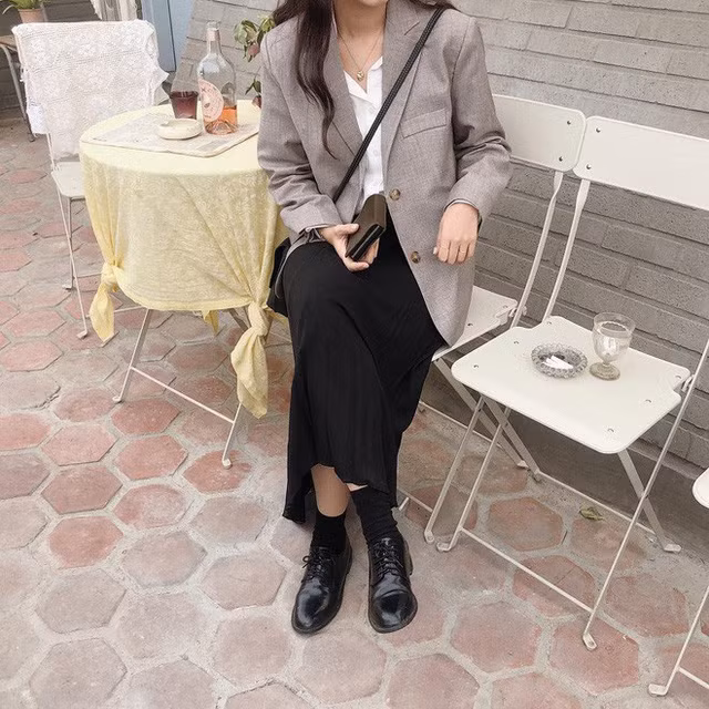 8 công thức mix đồ với chân váy dài giúp bạn lên hương phong cách, ngày nào cũng được khen mặc đẹp - Ảnh 6.