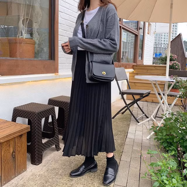 8 công thức mix đồ với chân váy dài giúp bạn lên hương phong cách, ngày nào cũng được khen mặc đẹp - Ảnh 10.