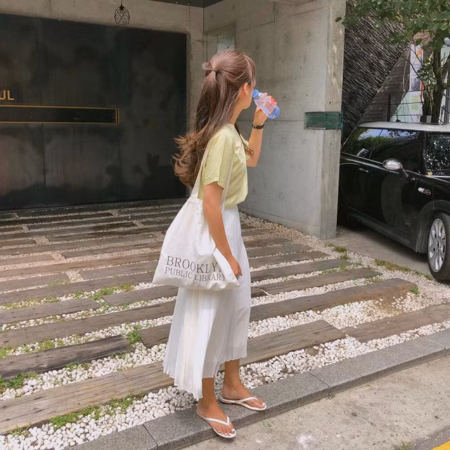 8 công thức mix đồ với chân váy dài giúp bạn lên hương phong cách, ngày nào cũng được khen mặc đẹp - Ảnh 2.