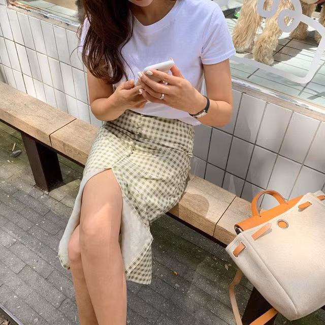 8 công thức mix đồ với chân váy dài giúp bạn lên hương phong cách, ngày nào cũng được khen mặc đẹp - Ảnh 4.